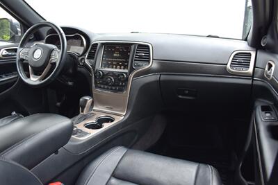 2017 Jeep Grand Cherokee Limited  4x4 4dr SUV! Back UP Camera! Cruise Control! Navigation! Heated & Ventilated Seats! Heated Steering Wheel! Sunroof! Bluetooth Connectivity! - Photo 12 - Portland, OR 97266