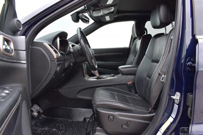 2017 Jeep Grand Cherokee Limited  4x4 4dr SUV! Back UP Camera! Cruise Control! Navigation! Heated & Ventilated Seats! Heated Steering Wheel! Sunroof! Bluetooth Connectivity! - Photo 10 - Portland, OR 97266