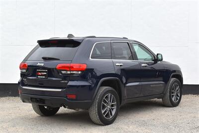 2017 Jeep Grand Cherokee Limited  4x4 4dr SUV! Back UP Camera! Cruise Control! Navigation! Heated & Ventilated Seats! Heated Steering Wheel! Sunroof! Bluetooth Connectivity! - Photo 5 - Portland, OR 97266