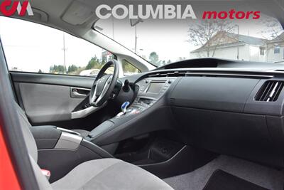 2012 Toyota Prius Three 4dr Hatchback 44 City MPG! 40 Hwy MPG! Back Up Camera! Bluetooth w/Voice Activation! EV, ECO, PWR Modes! Foglights! - Photo 11 - Portland, OR 97266