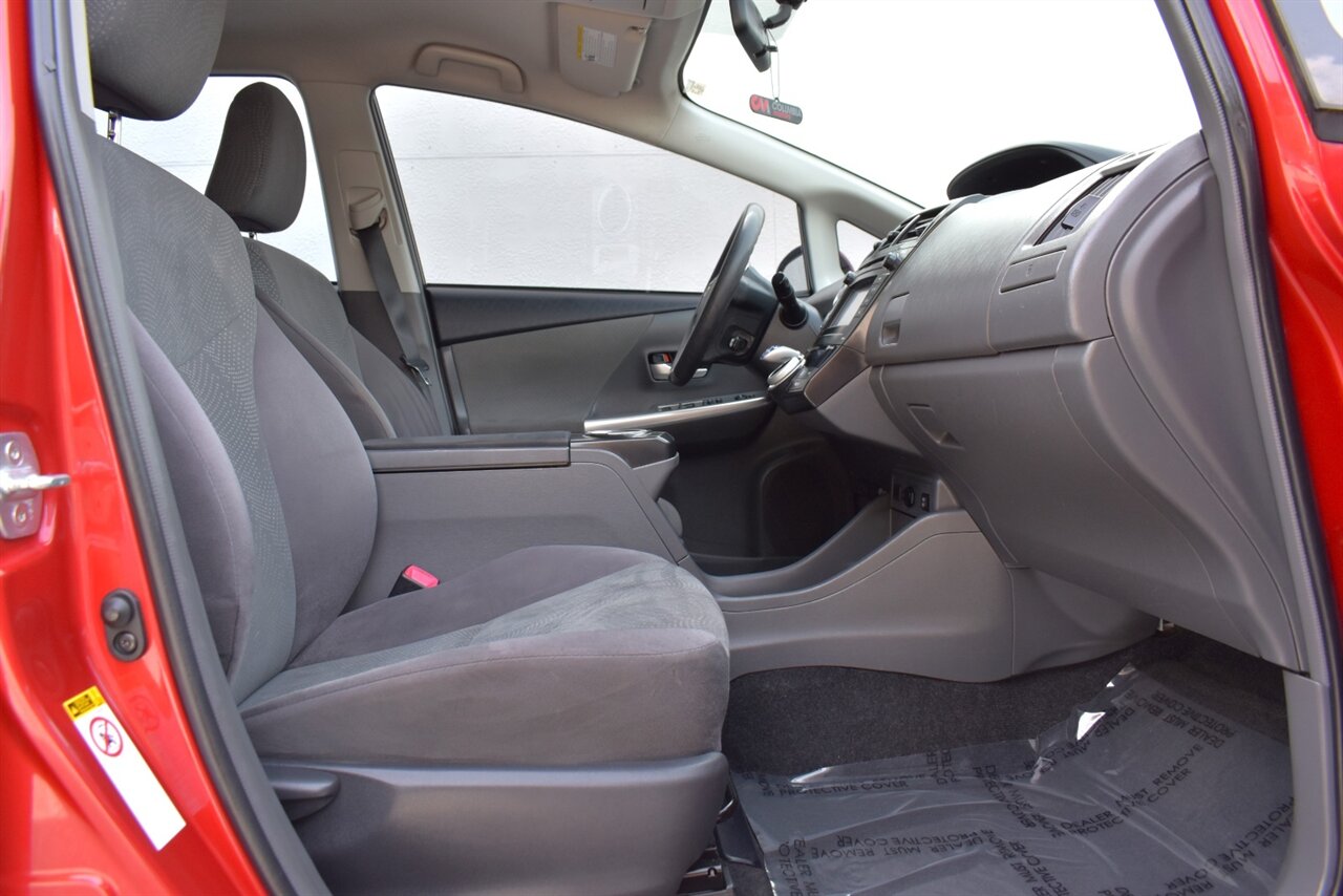 2012 Toyota Prius v Two 4dr Wagon! 44 City MPG! 40 Hwy MPG! EV/ECO/PWR Modes! Back Up Camera! Bluetooth Connectivity! - Photo 30 - Portland, OR 97266