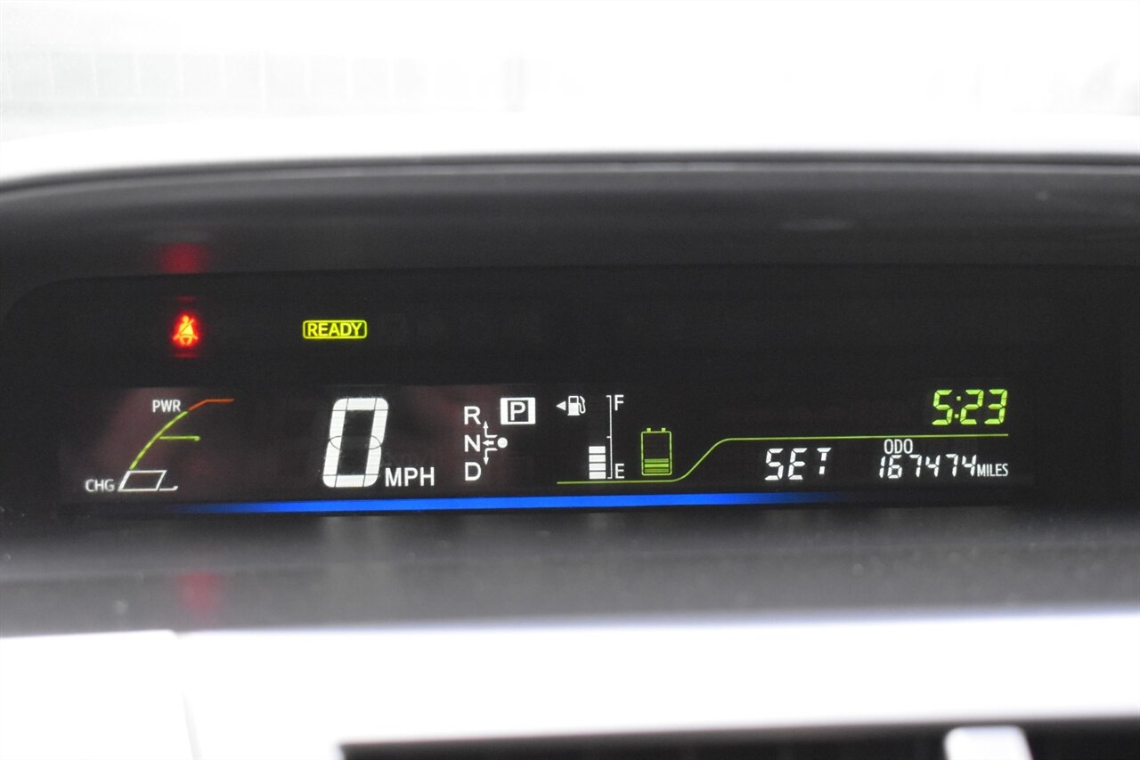 2012 Toyota Prius v Two 4dr Wagon! 44 City MPG! 40 Hwy MPG! EV/ECO/PWR Modes! Back Up Camera! Bluetooth Connectivity! - Photo 19 - Portland, OR 97266