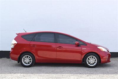 2012 Toyota Prius v Two 4dr Wagon! 44 City MPG! 40 Hwy MPG! EV/ECO/PWR Modes! Back Up Camera! Bluetooth Connectivity! - Photo 6 - Portland, OR 97266