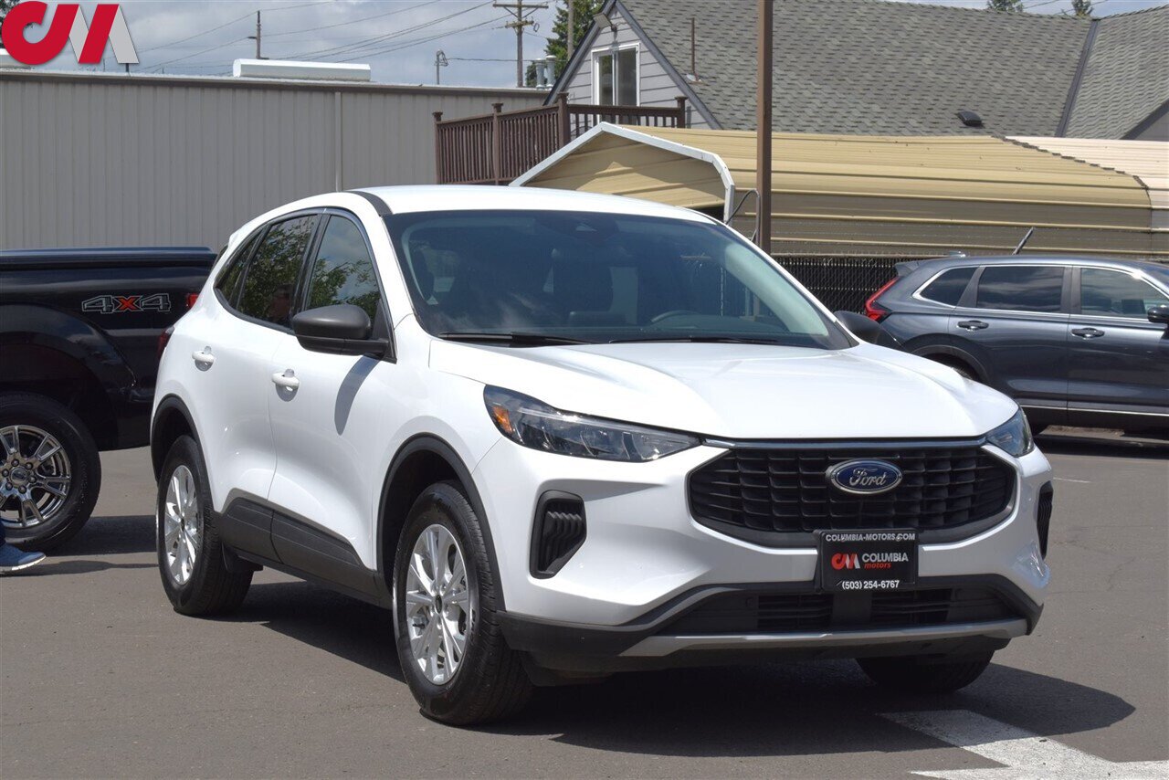 2023 Ford Escape Active's photo