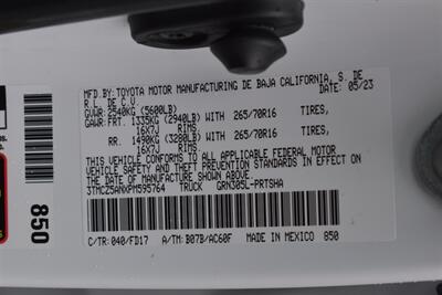 2023 Toyota Tacoma TRD Off-Road  4x4 4dr Double Cab!**APPOINTMENT ONLY** 5ft Short Bed! Toyota Safety Sense! Adaptive Cruise Control! Lane Departure Alert! Pre-Collision System w/ Pedestrian Detection! Backup Camera! Bluetooth! - Photo 31 - Portland, OR 97266