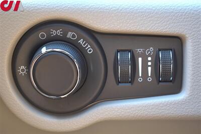 2021 Chrysler Voyager LXi 4dr Mini-Van! ParkView Back-Up Camera! Bluetooth & USB/AUX! Powered Sliding Doors! Leather Seats! Roof-Rack! - Photo 17 - Portland, OR 97266