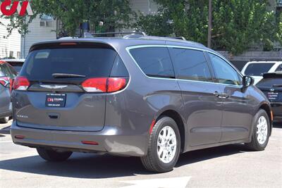 2021 Chrysler Voyager LXi  4dr Mini-Van! ParkView Back-Up Camera! Bluetooth & USB/AUX! Powered Sliding Doors! Leather Seats! Roof-Rack! - Photo 9 - Portland, OR 97266