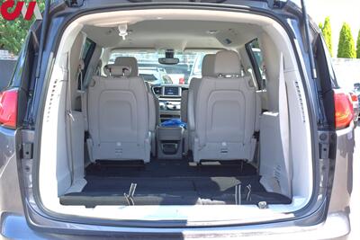 2021 Chrysler Voyager LXi  4dr Mini-Van! ParkView Back-Up Camera! Bluetooth & USB/AUX! Powered Sliding Doors! Leather Seats! Roof-Rack! - Photo 29 - Portland, OR 97266