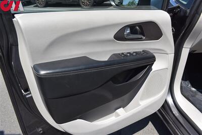 2021 Chrysler Voyager LXi 4dr Mini-Van! ParkView Back-Up Camera! Bluetooth & USB/AUX! Powered Sliding Doors! Leather Seats! Roof-Rack! - Photo 11 - Portland, OR 97266