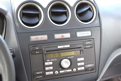 2011 Ford Transit Connect XLT Van  4dr! Fuel Efficient! Dual Sliding Doors! Large Cargo Area! Compact Work Van! - Photo 18 - Portland, OR 97266