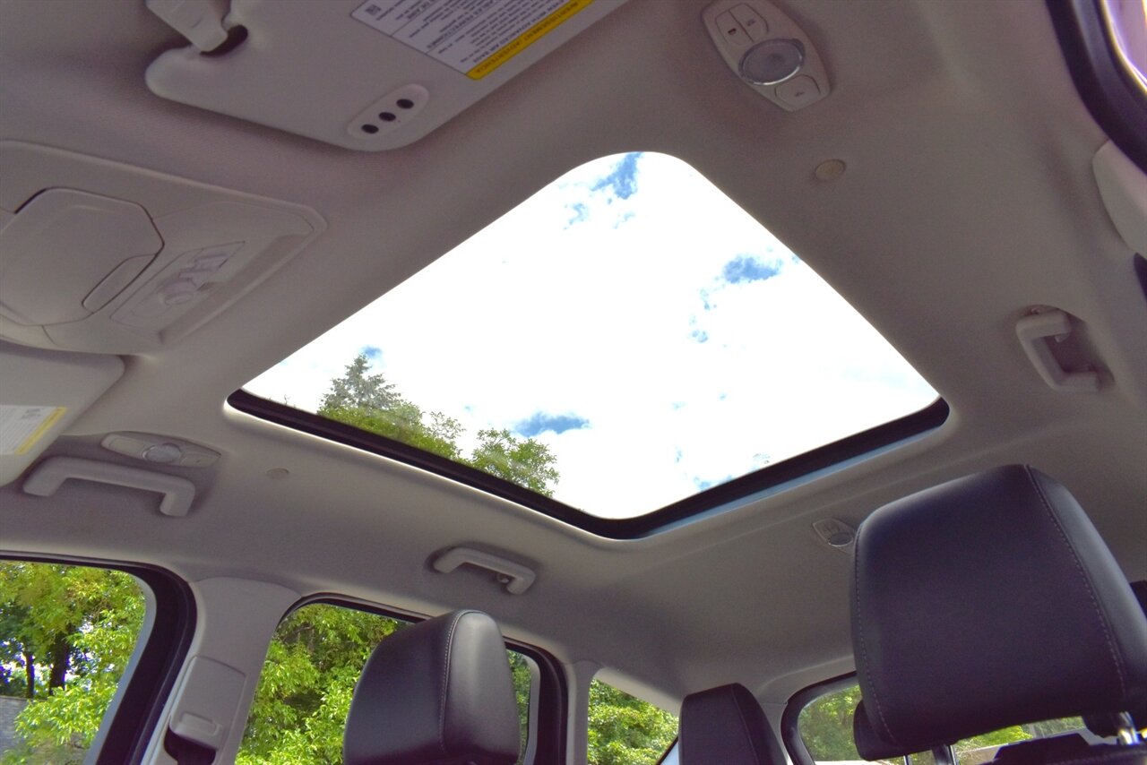 2013 Ford C-MAX Hybrid SEL 4dr Wagon! Hybrid! Up to 40+ MPG! Heated Leather Seats! Bluetooth! SYNC Voice Controls! Push-Button Start! Dual-Zone Climate Control! Power Driver Seat! Sunroof! - Photo 12 - Portland, OR 97266
