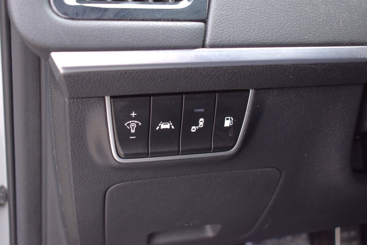 2018 Kia Stinger GT AWD! 4dr Sedan! Back Up Camera! Lane Keeping Assist! Collision Mitigation! Blind Spot Monitors! Cruise Control! Heated Steering Wheel! Heated Leather Seats! Apple CarPlay! Android Auto! - Photo 17 - Portland, OR 97266