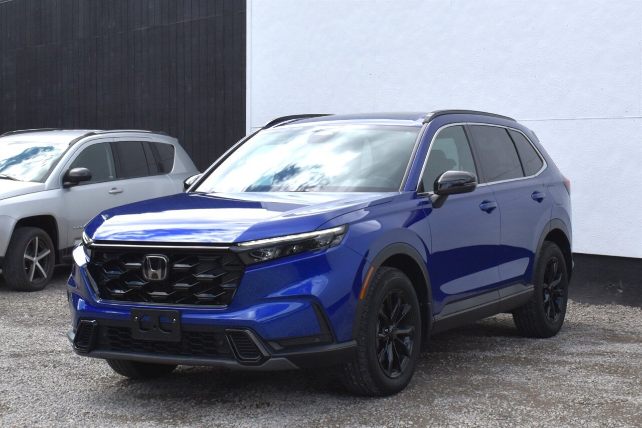 2024 Honda CR-V Hybrid Sport-L AWD 4dr SUV**BY APPOINTMENT ONLY** Back Up Camera! Blind Spot Monitor! Collision Mitigation! Econ/Snow/Sport Drive Modes! Heated Leather Seats! Bluetooth Connectivity! - Photo 3 - Portland, OR 97266