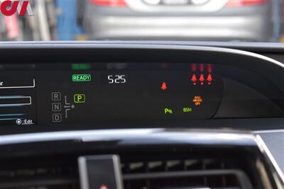 2022 Toyota Prius XLE 4dr Hatchback 51 City MPG! 47 Hwy MPG! Heated Leather Seats! Qi (wireless phone) Charging Station! EV, ECO, & POWER Modes! Back Up Camera! Bluetooth w/Voice Activation - Photo 17 - Portland, OR 97266