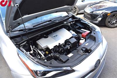 2022 Toyota Prius XLE 4dr Hatchback 51 City MPG! 47 Hwy MPG! Heated Leather Seats! Qi (wireless phone) Charging Station! EV, ECO, & POWER Modes! Back Up Camera! Bluetooth w/Voice Activation - Photo 37 - Portland, OR 97266