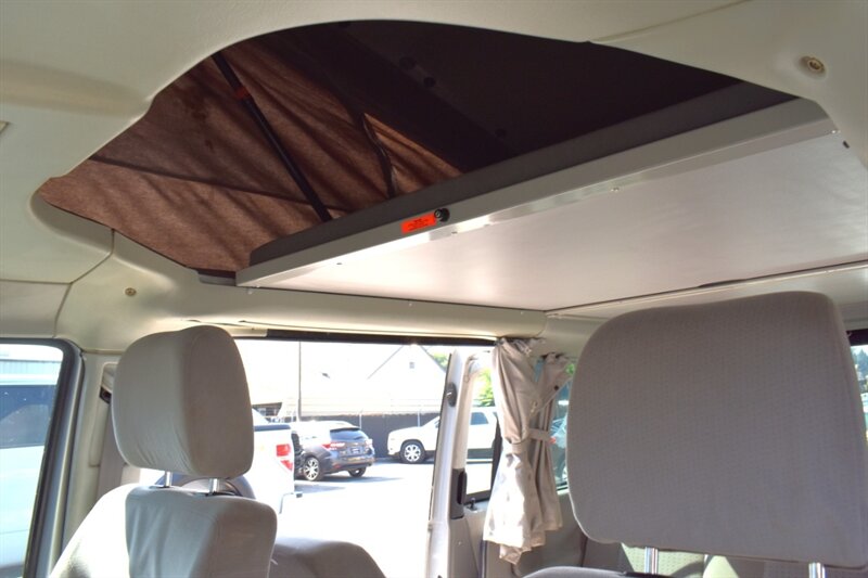 2002 Volkswagen EuroVan MV 3dr Mini-Van**BY APPOINTMENT ONLY**Tow-Hitch! Heated Seats! Roof-Rack! Top Roof Camper! Dinette Layout! Fold out Table! Folding Bench Bed! - Photo 23 - Portland, OR 97266
