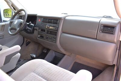 2002 Volkswagen EuroVan MV 3dr Mini-Van**BY APPOINTMENT ONLY**Tow-Hitch! Heated Seats! Roof-Rack! Top Roof Camper! Dinette Layout! Fold out Table! Folding Bench Bed! - Photo 11 - Portland, OR 97266