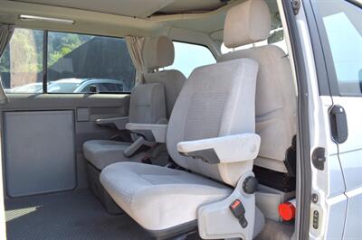 2002 Volkswagen EuroVan MV 3dr Mini-Van**BY APPOINTMENT ONLY**Tow-Hitch! Heated Seats! Roof-Rack! Top Roof Camper! Dinette Layout! Fold out Table! Folding Bench Bed! - Photo 19 - Portland, OR 97266
