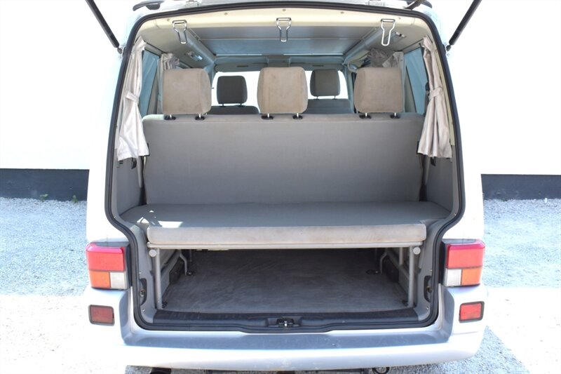 2002 Volkswagen EuroVan MV 3dr Mini-Van**BY APPOINTMENT ONLY**Tow-Hitch! Heated Seats! Roof-Rack! Top Roof Camper! Dinette Layout! Fold out Table! Folding Bench Bed! - Photo 22 - Portland, OR 97266