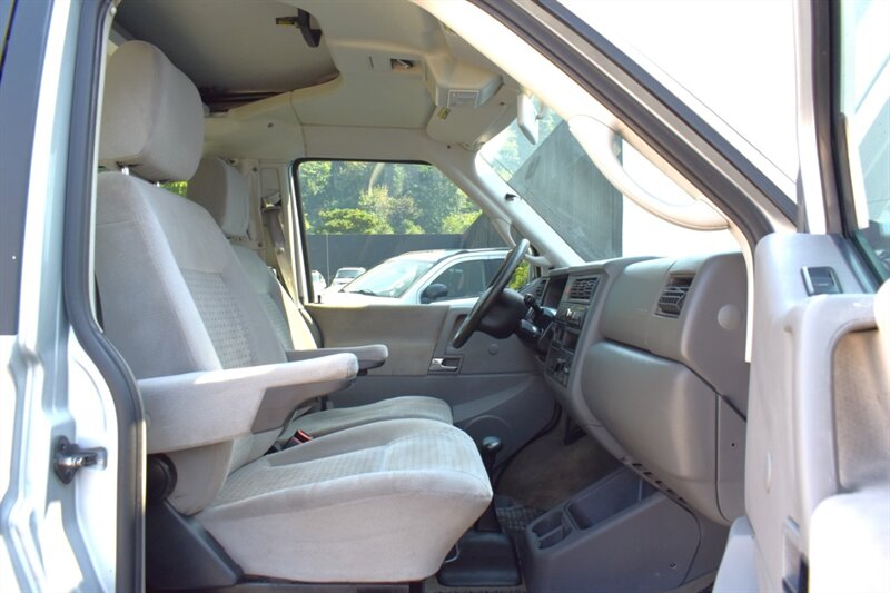 2002 Volkswagen EuroVan MV 3dr Mini-Van**BY APPOINTMENT ONLY**Tow-Hitch! Heated Seats! Roof-Rack! Top Roof Camper! Dinette Layout! Fold out Table! Folding Bench Bed! - Photo 21 - Portland, OR 97266