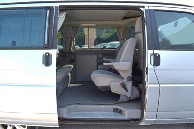 2002 Volkswagen EuroVan MV 3dr Mini-Van**BY APPOINTMENT ONLY**Tow-Hitch! Heated Seats! Roof-Rack! Top Roof Camper! Dinette Layout! Fold out Table! Folding Bench Bed! - Photo 18 - Portland, OR 97266