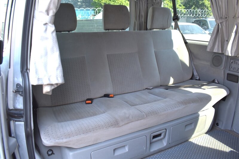 2002 Volkswagen EuroVan MV 3dr Mini-Van**BY APPOINTMENT ONLY**Tow-Hitch! Heated Seats! Roof-Rack! Top Roof Camper! Dinette Layout! Fold out Table! Folding Bench Bed! - Photo 20 - Portland, OR 97266
