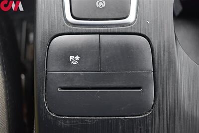 2022 Ford Escape Hybrid SE  AWD 4dr SUV!Adaptive Cruise Control! Lane Keeping System! Pre-Collision Assist w/ Automatic Emergency Braking! Blind Spot Monitoring! Rear Cross-Traffic Alert! - Photo 26 - Portland, OR 97266