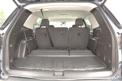 2019 Chevrolet Traverse LT Cloth 4x4 4dr SUV! 3rd Row Seating! Lane Assist! Park Assist! Back Up Camera! Selectable AWD Drive Modes! Heated Seats! Apple CarPlay & Android Auto! Touchscreen Infotainment! Bluetooth! - Photo 35 - Portland, OR 97266