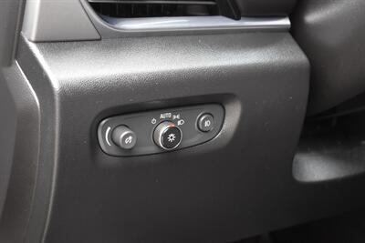 2019 Chevrolet Traverse LT Cloth 4x4 4dr SUV! 3rd Row Seating! Lane Assist! Park Assist! Back Up Camera! Selectable AWD Drive Modes! Heated Seats! Apple CarPlay & Android Auto! Touchscreen Infotainment! Bluetooth! - Photo 17 - Portland, OR 97266