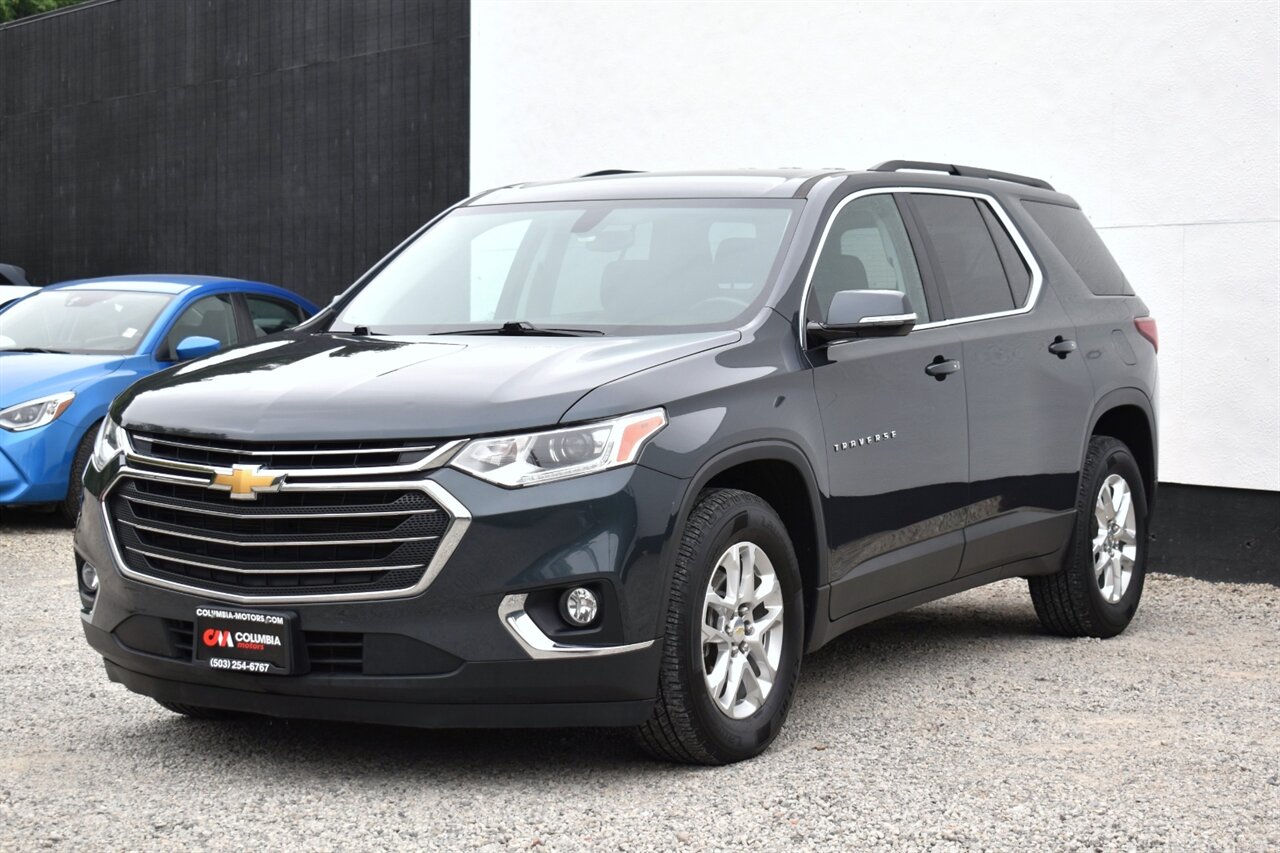 2019 Chevrolet Traverse LT Cloth 4x4 4dr SUV! 3rd Row Seating! Lane Assist! Park Assist! Back Up Camera! Selectable AWD Drive Modes! Heated Seats! Apple CarPlay & Android Auto! Touchscreen Infotainment! Bluetooth! - Photo 8 - Portland, OR 97266