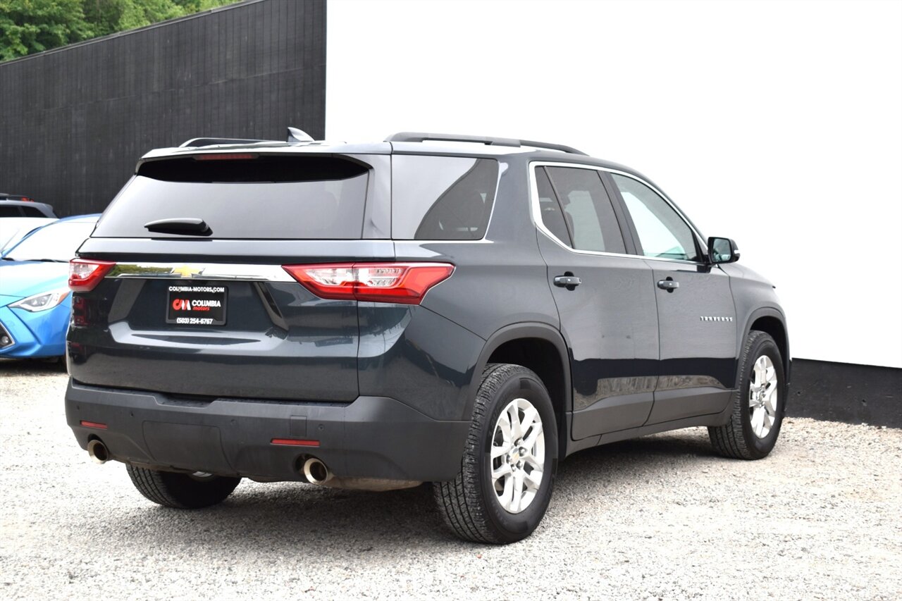 2019 Chevrolet Traverse LT Cloth 4x4 4dr SUV! 3rd Row Seating! Lane Assist! Park Assist! Back Up Camera! Selectable AWD Drive Modes! Heated Seats! Apple CarPlay & Android Auto! Touchscreen Infotainment! Bluetooth! - Photo 5 - Portland, OR 97266