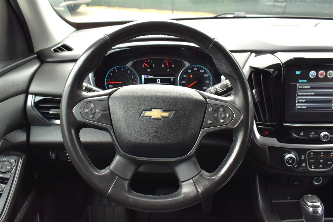 2019 Chevrolet Traverse LT Cloth 4x4 4dr SUV! 3rd Row Seating! Lane Assist! Park Assist! Back Up Camera! Selectable AWD Drive Modes! Heated Seats! Apple CarPlay & Android Auto! Touchscreen Infotainment! Bluetooth! - Photo 14 - Portland, OR 97266