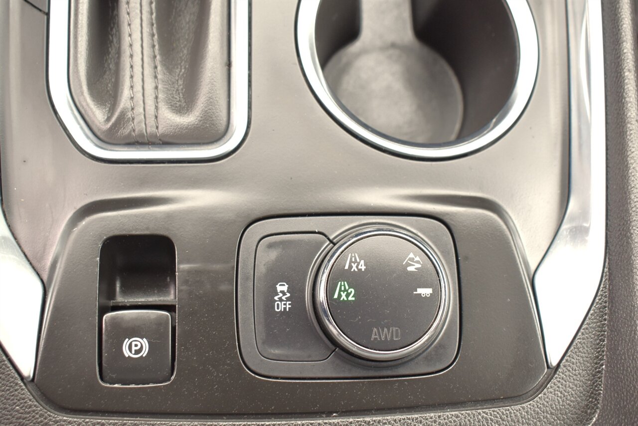 2019 Chevrolet Traverse LT Cloth 4x4 4dr SUV! 3rd Row Seating! Lane Assist! Park Assist! Back Up Camera! Selectable AWD Drive Modes! Heated Seats! Apple CarPlay & Android Auto! Touchscreen Infotainment! Bluetooth! - Photo 28 - Portland, OR 97266