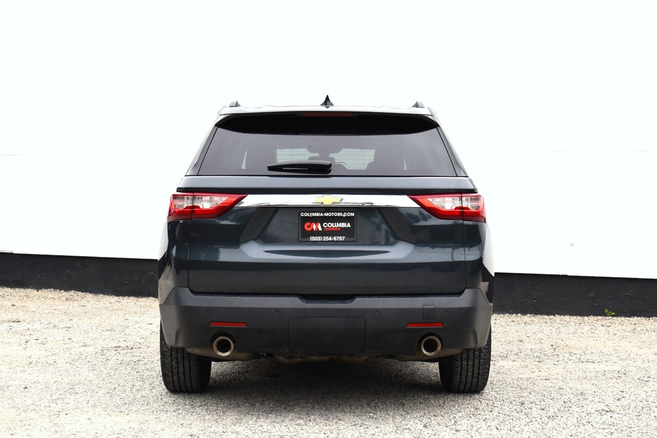 2019 Chevrolet Traverse LT Cloth 4x4 4dr SUV! 3rd Row Seating! Lane Assist! Park Assist! Back Up Camera! Selectable AWD Drive Modes! Heated Seats! Apple CarPlay & Android Auto! Touchscreen Infotainment! Bluetooth! - Photo 4 - Portland, OR 97266