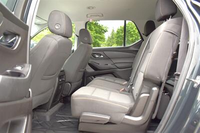 2019 Chevrolet Traverse LT Cloth 4x4 4dr SUV! 3rd Row Seating! Lane Assist! Park Assist! Back Up Camera! Selectable AWD Drive Modes! Heated Seats! Apple CarPlay & Android Auto! Touchscreen Infotainment! Bluetooth! - Photo 29 - Portland, OR 97266