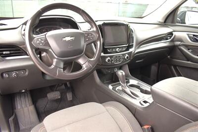 2019 Chevrolet Traverse LT Cloth 4x4 4dr SUV! 3rd Row Seating! Lane Assist! Park Assist! Back Up Camera! Selectable AWD Drive Modes! Heated Seats! Apple CarPlay & Android Auto! Touchscreen Infotainment! Bluetooth! - Photo 3 - Portland, OR 97266