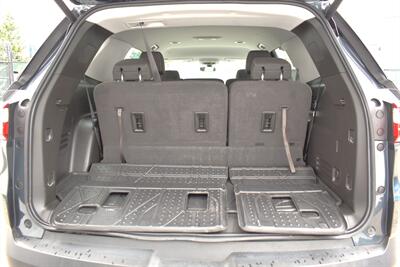 2019 Chevrolet Traverse LT Cloth 4x4 4dr SUV! 3rd Row Seating! Lane Assist! Park Assist! Back Up Camera! Selectable AWD Drive Modes! Heated Seats! Apple CarPlay & Android Auto! Touchscreen Infotainment! Bluetooth! - Photo 34 - Portland, OR 97266