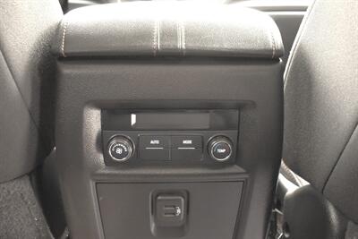 2019 Chevrolet Traverse LT Cloth 4x4 4dr SUV! 3rd Row Seating! Lane Assist! Park Assist! Back Up Camera! Selectable AWD Drive Modes! Heated Seats! Apple CarPlay & Android Auto! Touchscreen Infotainment! Bluetooth! - Photo 31 - Portland, OR 97266