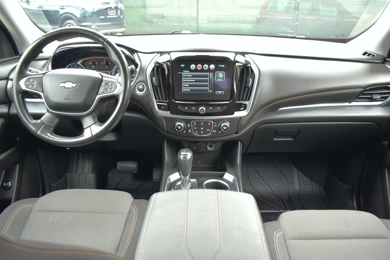 2019 Chevrolet Traverse LT Cloth 4x4 4dr SUV! 3rd Row Seating! Lane Assist! Park Assist! Back Up Camera! Selectable AWD Drive Modes! Heated Seats! Apple CarPlay & Android Auto! Touchscreen Infotainment! Bluetooth! - Photo 13 - Portland, OR 97266