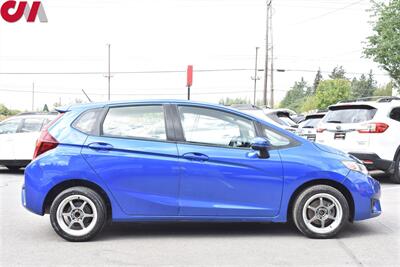 2017 Honda Fit LX  4dr Hatchback CVT! 33 City MPG! 40 Hwy MPG! Eco Mode! Bluetooth w/Voice Activation! USB/Aux-In! Back Up Camera! Traction Control! - Photo 6 - Portland, OR 97266