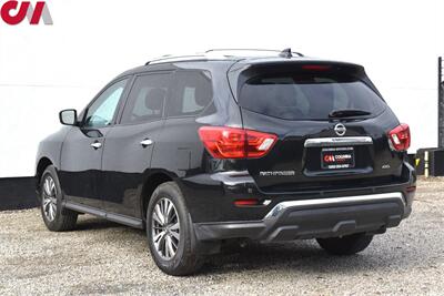 2019 Nissan Pathfinder S  4x4 4dr SUV! Back-Up Cam! Park Assist! Bluetooth w/ Steering Wheel Controls! Tow Mode! Roof Rack! - Photo 2 - Portland, OR 97266