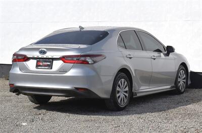 2021 Toyota Camry Hybrid LE Sedan  4dr! Excellent MPG! Adaptive Cruise Control! Lane Keep Assist! Apple CarPlay & Android Auto! Backup Camera! - Photo 5 - Portland, OR 97266