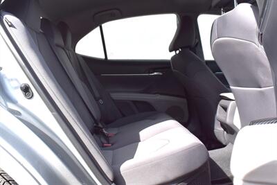 2021 Toyota Camry Hybrid LE Sedan  4dr! Excellent MPG! Adaptive Cruise Control! Lane Keep Assist! Apple CarPlay & Android Auto! Backup Camera! - Photo 28 - Portland, OR 97266