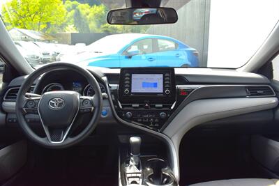 2021 Toyota Camry Hybrid LE Sedan  4dr! 51 City MPG! 53 Hwy MPG! Back Up Camera! Adaptive Cruise Control! Lane Keep Assist! Apple CarPlay & Android Auto! Backup Camera! Eco & Sport Mode! - Photo 12 - Portland, OR 97266