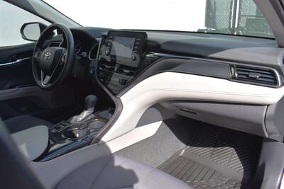 2021 Toyota Camry Hybrid LE Sedan  4dr! Excellent MPG! Adaptive Cruise Control! Lane Keep Assist! Apple CarPlay & Android Auto! Backup Camera! - Photo 11 - Portland, OR 97266