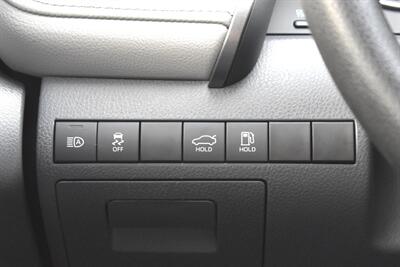 2021 Toyota Camry Hybrid LE Sedan  4dr! Excellent MPG! Adaptive Cruise Control! Lane Keep Assist! Apple CarPlay & Android Auto! Backup Camera! - Photo 17 - Portland, OR 97266