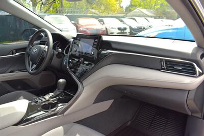 2021 Toyota Camry Hybrid LE Sedan  4dr! 51 City MPG! 53 Hwy MPG! Back Up Camera! Adaptive Cruise Control! Lane Keep Assist! Apple CarPlay & Android Auto! Backup Camera! Eco & Sport Mode! - Photo 11 - Portland, OR 97266