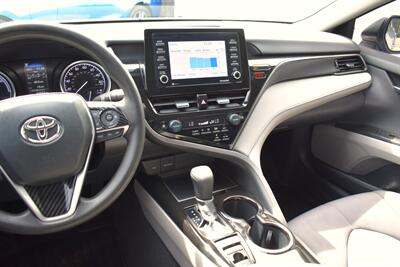 2021 Toyota Camry Hybrid LE Sedan  4dr! 51 City MPG! 53 Hwy MPG! Back Up Camera! Adaptive Cruise Control! Lane Keep Assist! Apple CarPlay & Android Auto! Backup Camera! Eco & Sport Mode! - Photo 20 - Portland, OR 97266