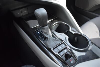 2021 Toyota Camry Hybrid LE Sedan  4dr! Excellent MPG! Adaptive Cruise Control! Lane Keep Assist! Apple CarPlay & Android Auto! Backup Camera! - Photo 25 - Portland, OR 97266