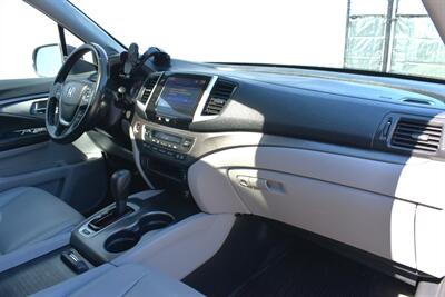 2016 Honda Pilot EX-L Sport Utility 4D  AWD! AWD! Honda Sensing! Adaptive Cruise Control! Lane Keep Assist! Heated Leather Seats! Power Moonroof! Backup Camera! 3rd Row Seating! - Photo 13 - Portland, OR 97266